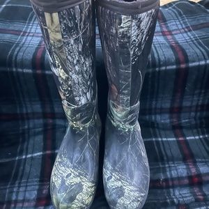 Muck Boots for winter Men’s 7 Women’s 8 very little wear great boots!